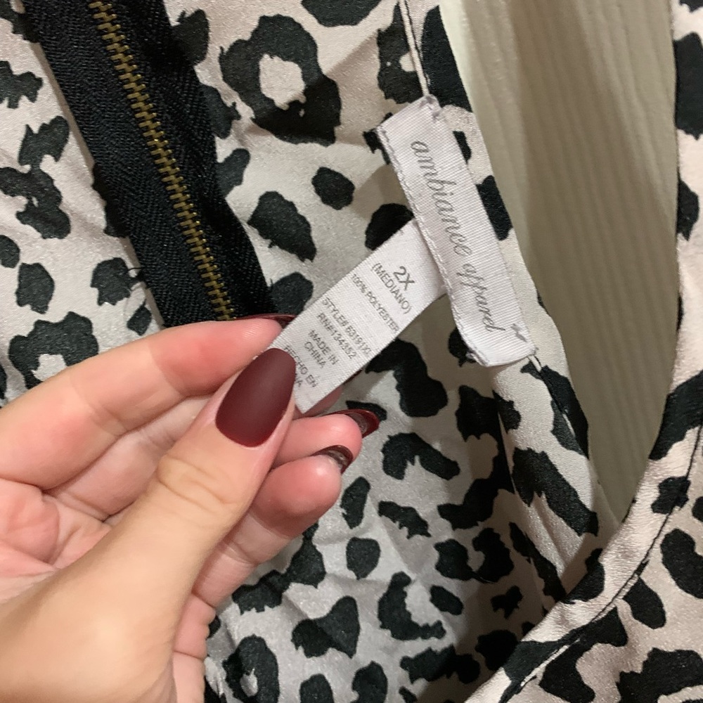 Tank! Size 2x - Picture 2 of 2
